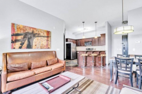Mountain Getaway in Canmore - Sleeps 6 - Pool & Hottub